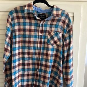 Men’s large plaid shirt